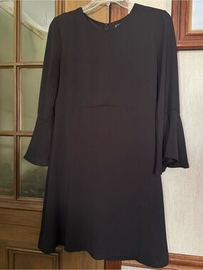 Lulu's Black Bell-Sleeve Shift Dress